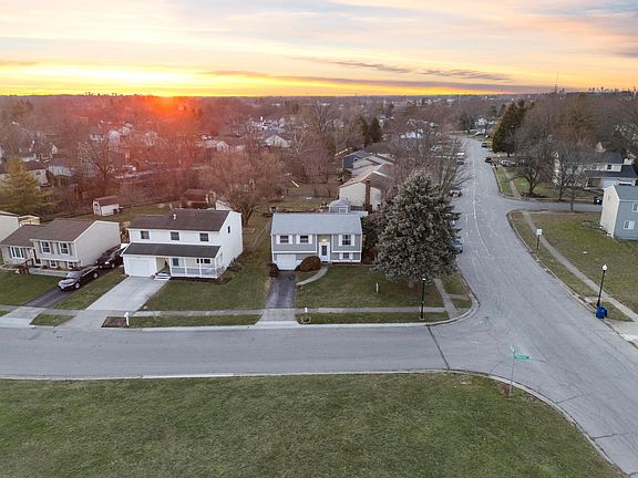 2nd image of 2961 Deepwood Dr