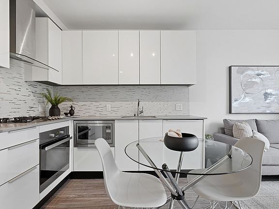 5th image of 1283 Howe St #1906