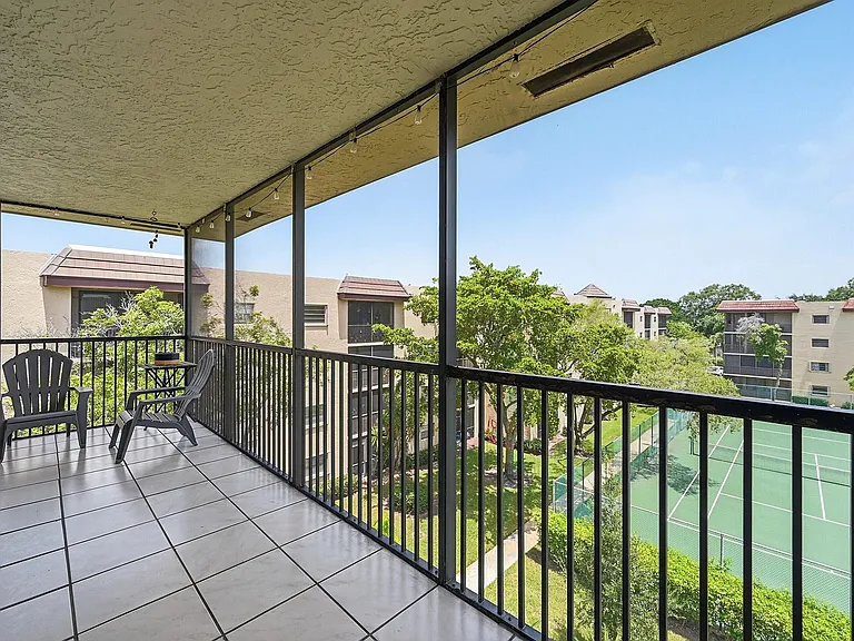 10401 W Broward Blvd #401 — Photo 3