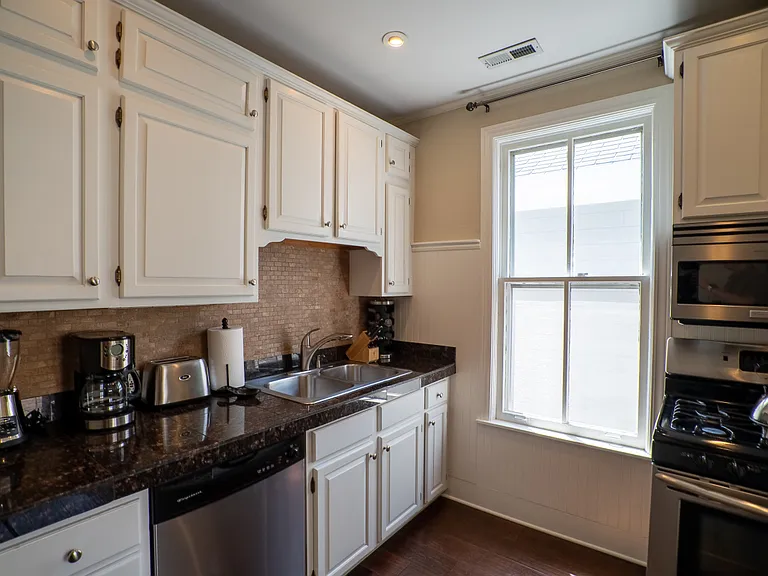 3238 N Hoyne Ave #2 — Photo 7