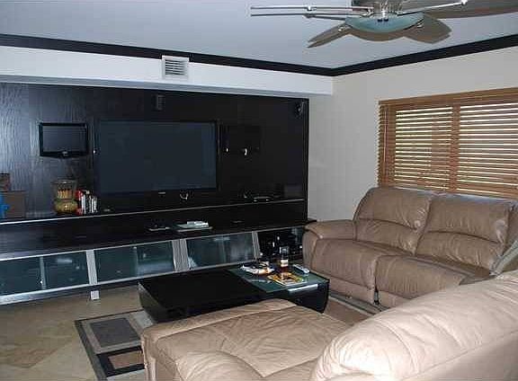 5th image of 840 SW 16th Ct