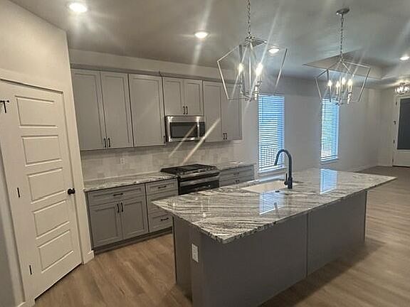 3rd image of 135 Buckingham Ave