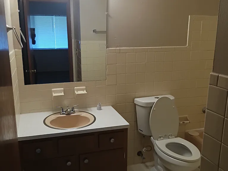 2526 Revere Ave #10 — Photo 8