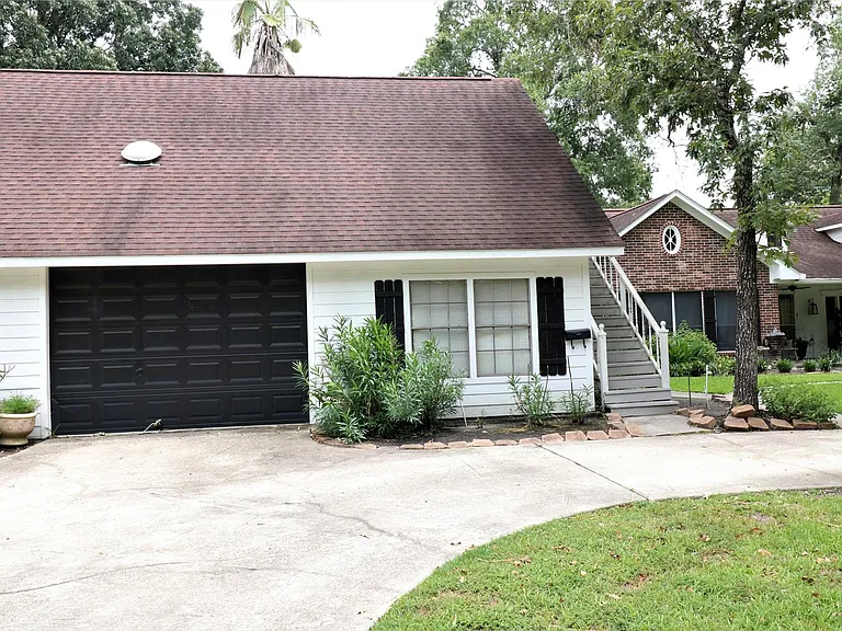 1702 Cougar Creek St — Photo 13