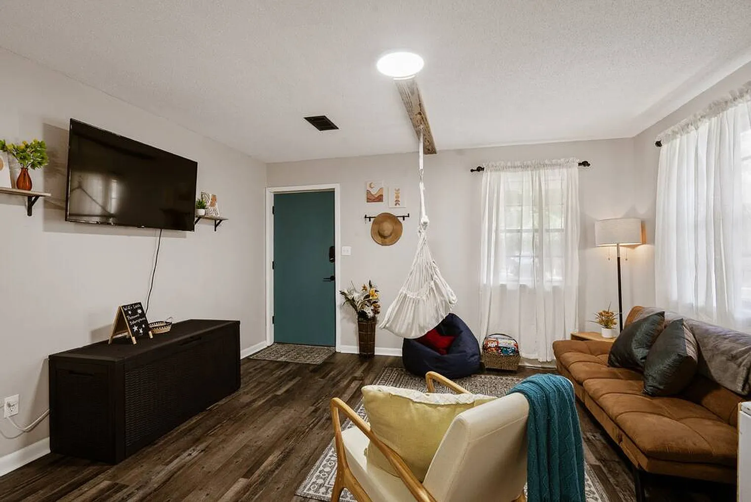 1 bed, 1.0 bath, 441 sqft, $1,800 — Photo 1