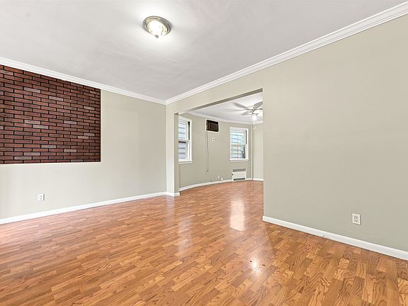 4th image of 129 W 28th St #1