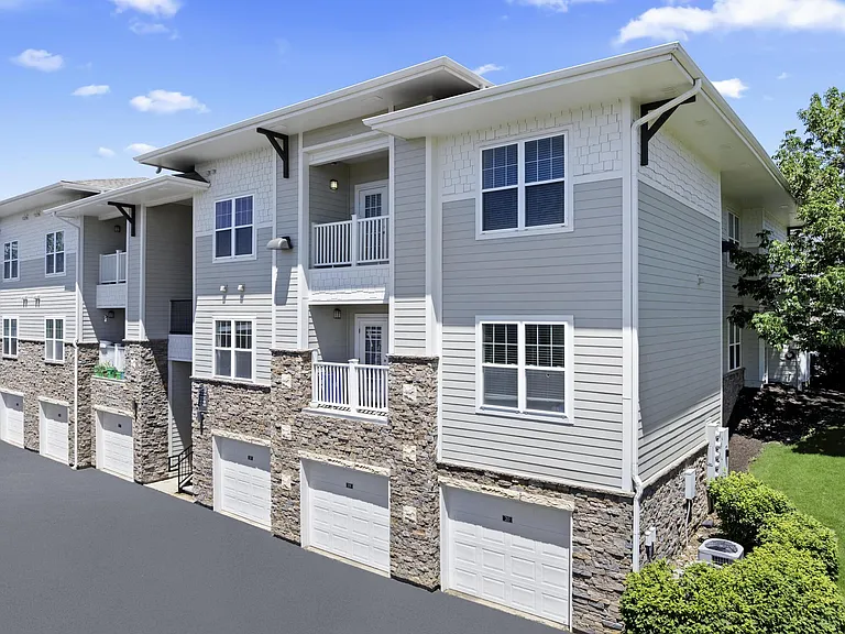 The Fairways Apartment Homes — Photo 17