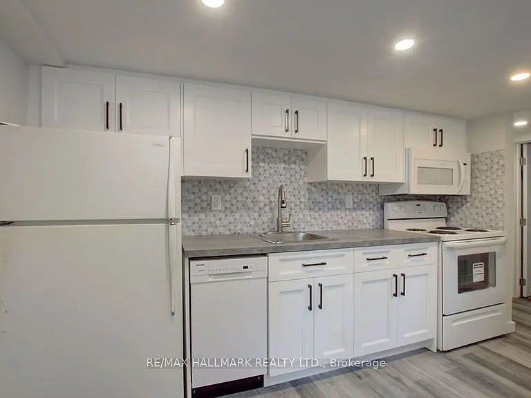 51 Stamford Sq S #BASEMENT — Photo 6