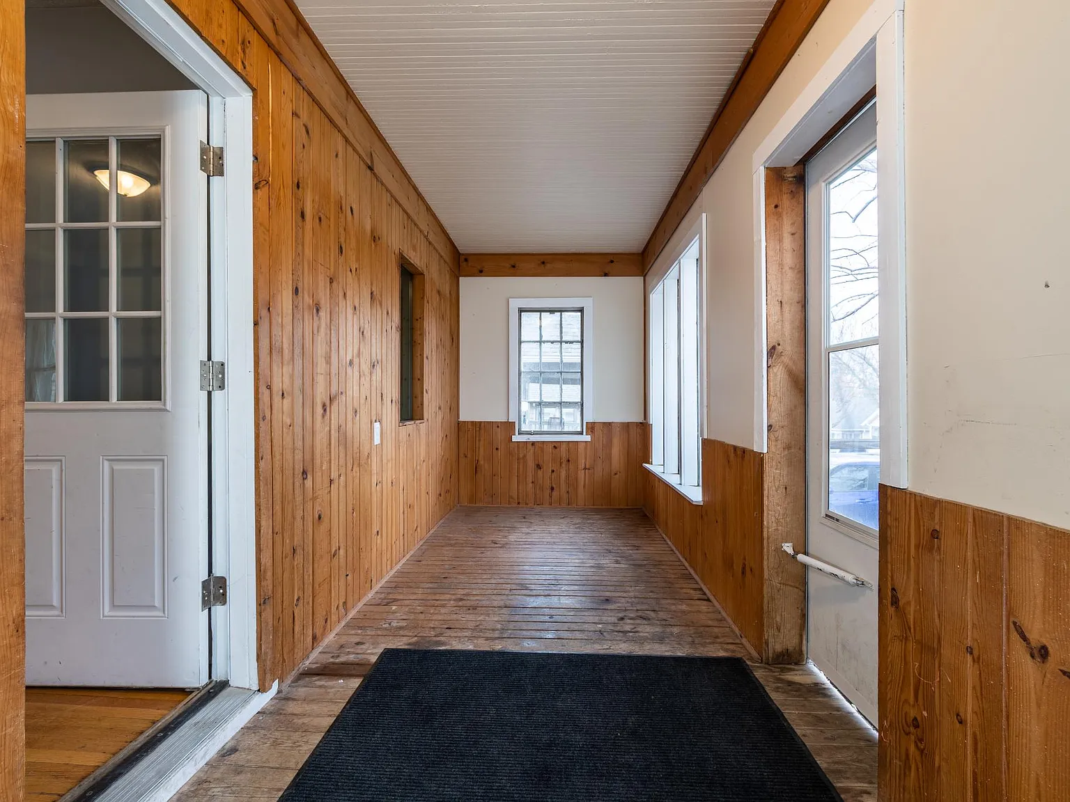 2 bed, 874 sqft, $1,550 — Photo 2