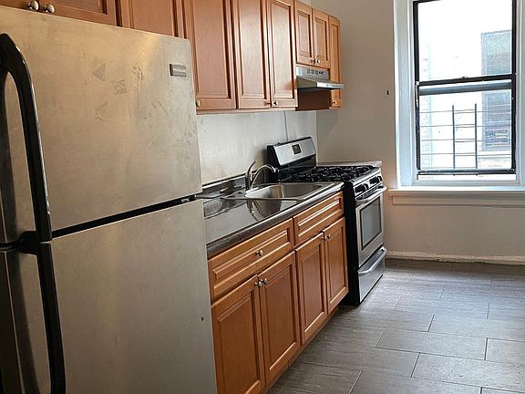 4th image of 1115 College Ave APT 4B