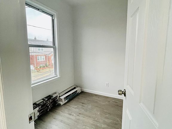 3rd image of 113 Hoyt St Floor 2