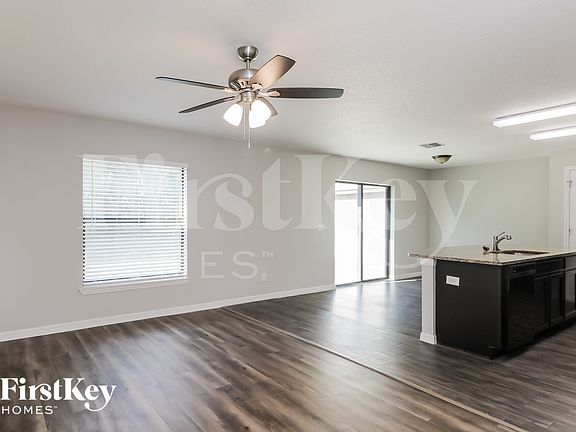 3rd image of 6218 Manitoba Dr