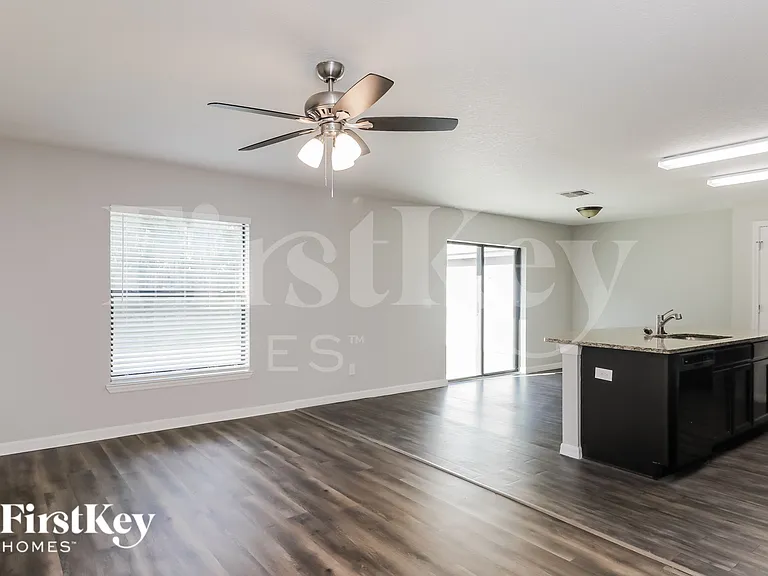 6218 Manitoba Dr — Photo 3