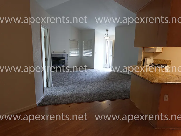609 Springfield Cir — Photo 3