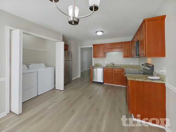 5th image of 996 Tom Hailey Blvd