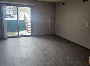 500-510 E 17th St S #33, Newton, IA 50208