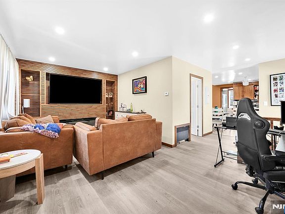 3rd image of 79 Moonachie Road