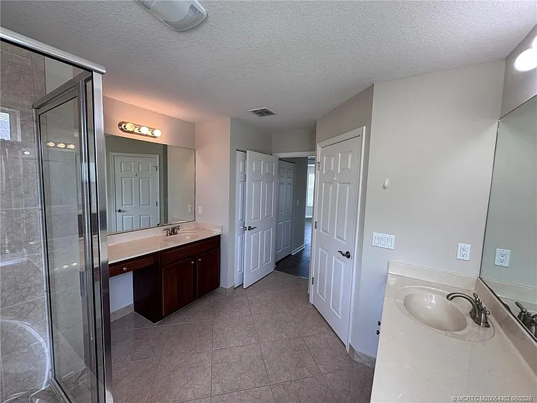 11239 SW Barton Way — Photo 33