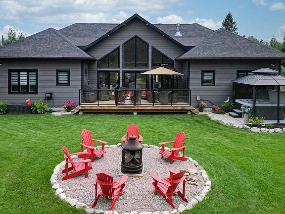 3rd image of 9 Bancroft Ridge Dr