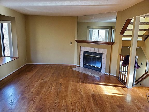 2nd image of 1667 Shady Cove Ln