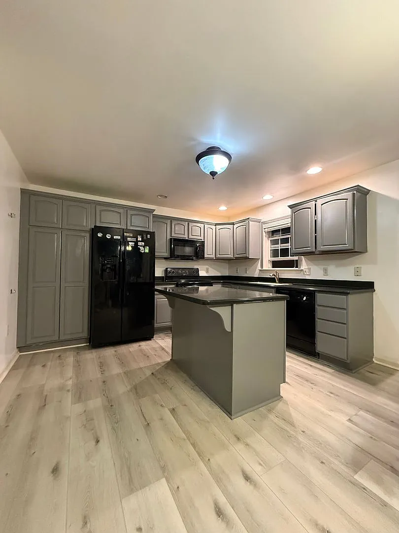 3 Bedroom Townhome in Mechanicsburg — Photo 4