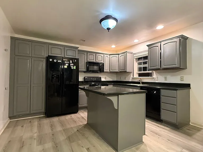 108 Schoolhouse Rd — Photo 4