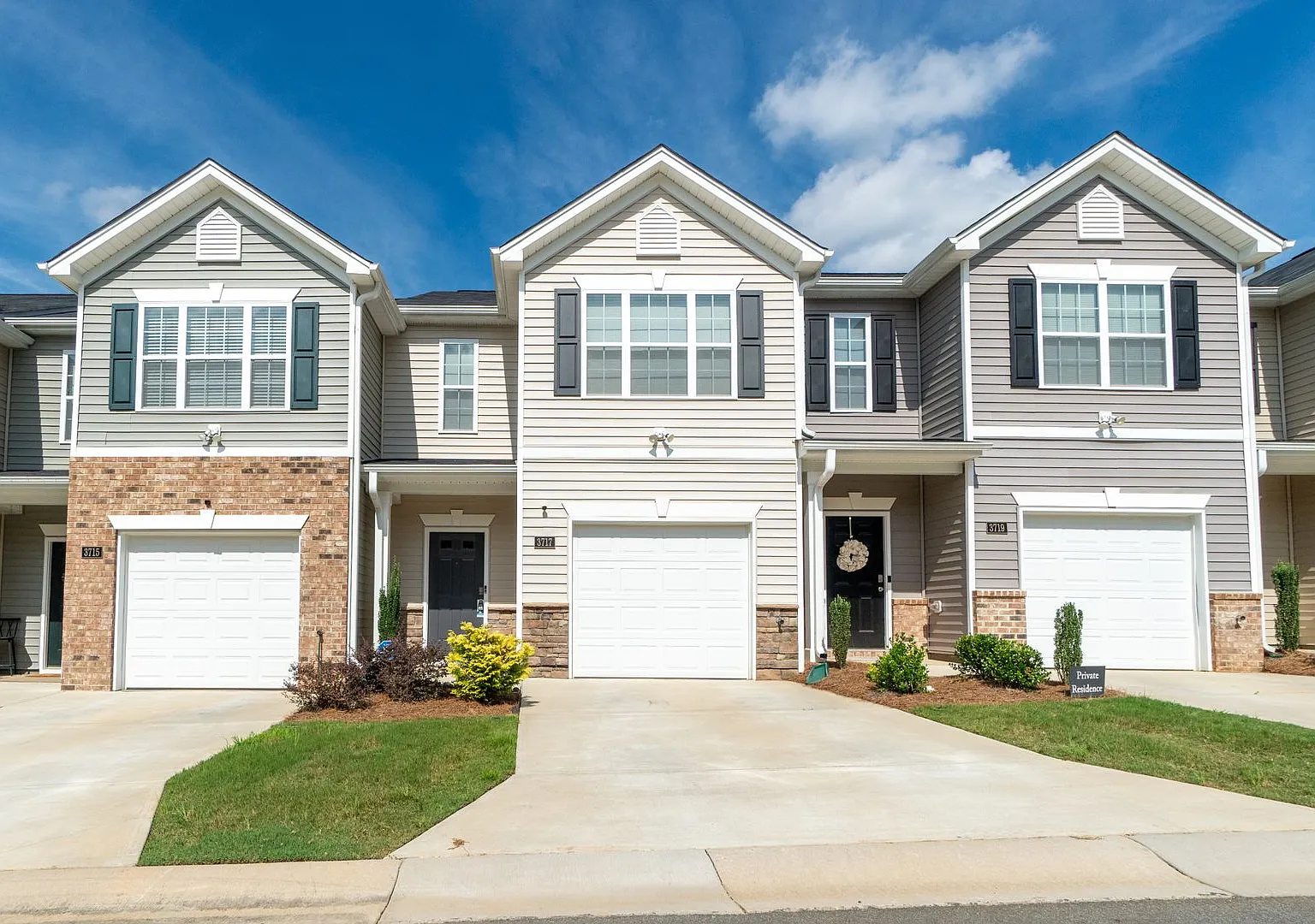 Townhome in a great location! — Photo 3