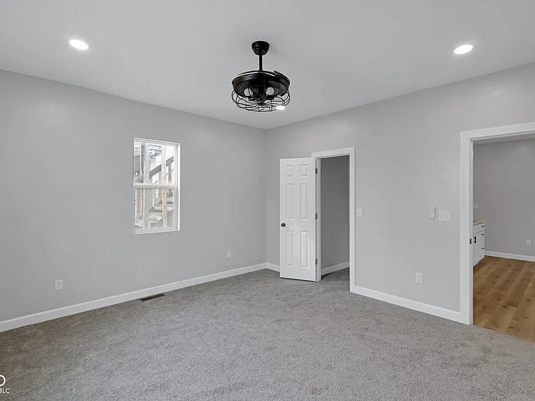 2209 Noble St #1 — Photo 9