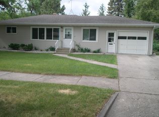 1310 16th Ave S, Moorhead, MN 56560
