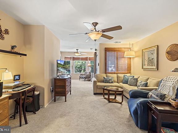 5th image of 218 Lantern Pl