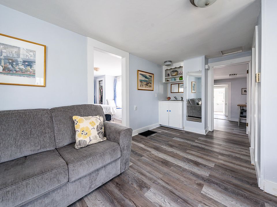 1st image of 62 Pine Avenue