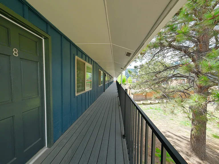 Lamar — Photo 9