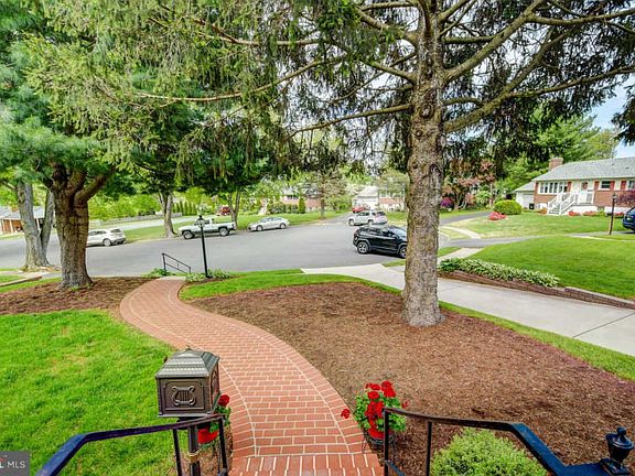 3rd image of 102 Dublin Ct