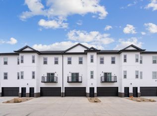 2539 W 3rd St #3, Waterloo, IA 50701