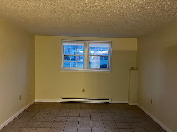 5th image of 29 Dinan Dr APT 4