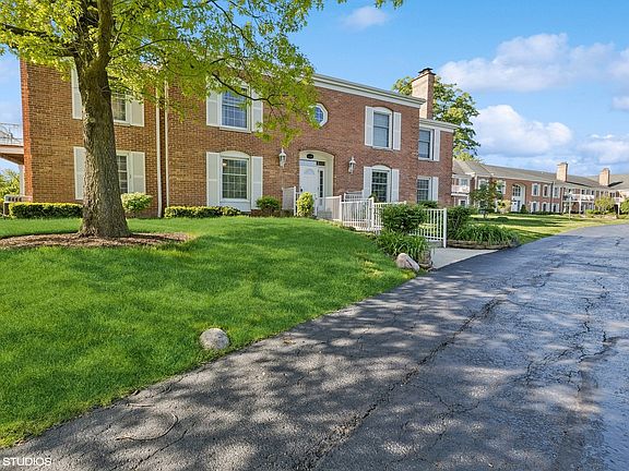 2nd image of 128 Carriage Way Dr APT 117B