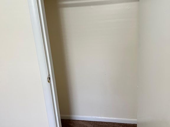 4th image of 115 Elliott St