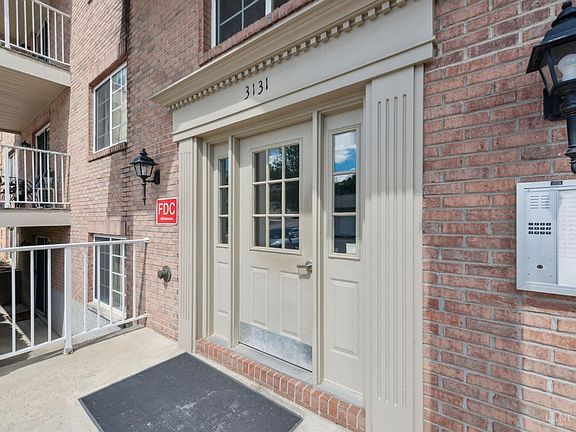 3rd image of 3131 Preserve Ln APT 2B