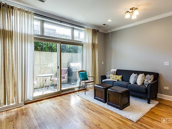 3rd image of 2738 W Belmont Ave APT 1