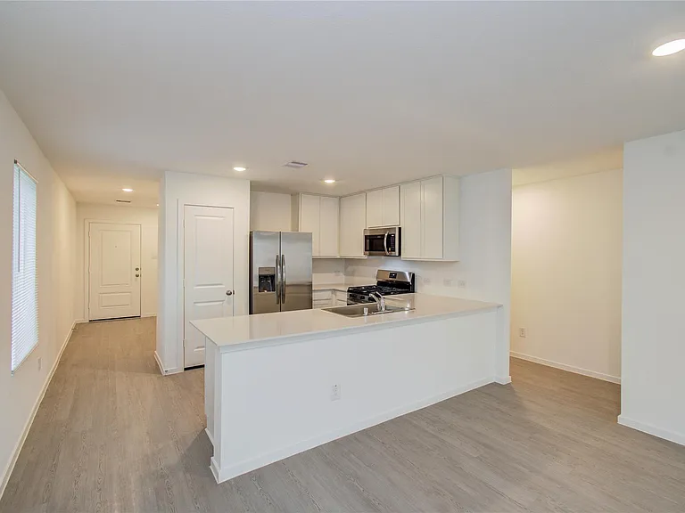 25364 Carnation Ct — Photo 9