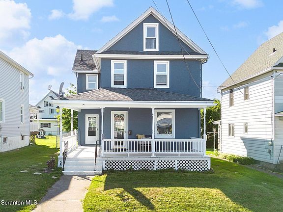 2nd image of 511 Boyle St