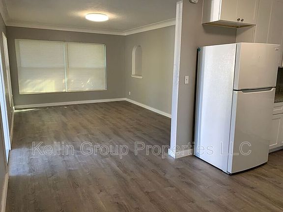 5th image of 832 20th Ave S Unit 832