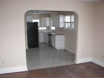 3rd image of 604 N Bradley St