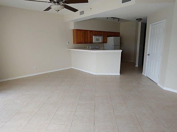 4th image of 4401 Cortina Cir APT 324