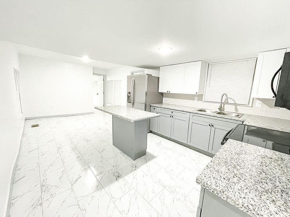 1st image of 10213 Oak Ave #10213