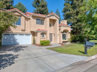 298 E Lindbrook Ln, Fresno, CA