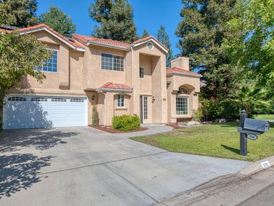 298 E Lindbrook Ln, Fresno, CA, 93720