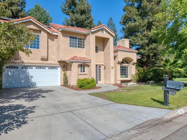 298 E Lindbrook Ln, Fresno, CA 93720