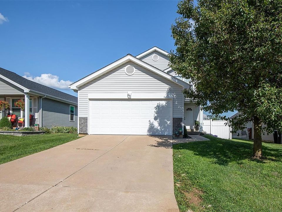 1st image of 168 Autumn Oaks Dr