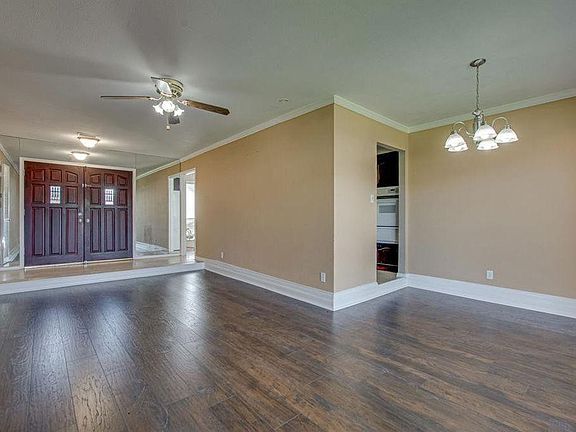 4th image of 3719 Crestpark Dr